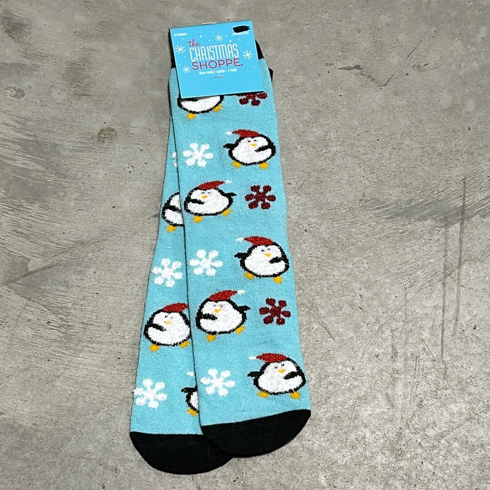 The Christmas Shoppe adult socks / NWT‎ / K-100